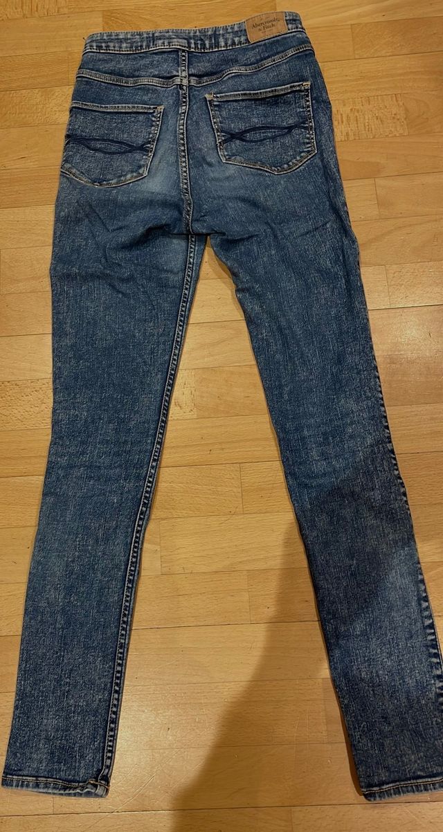 Vaqueros pitillo de Abercrombie & Fitch