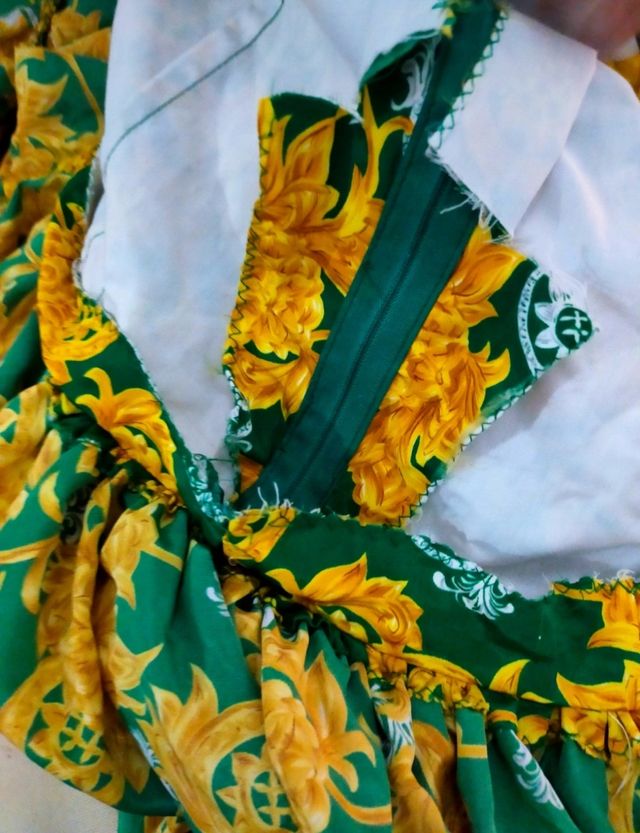 Bata rociera y accesorios