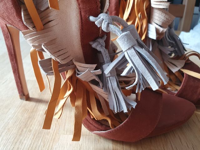 Sandalia Flecos multicolor Zara Talla 39