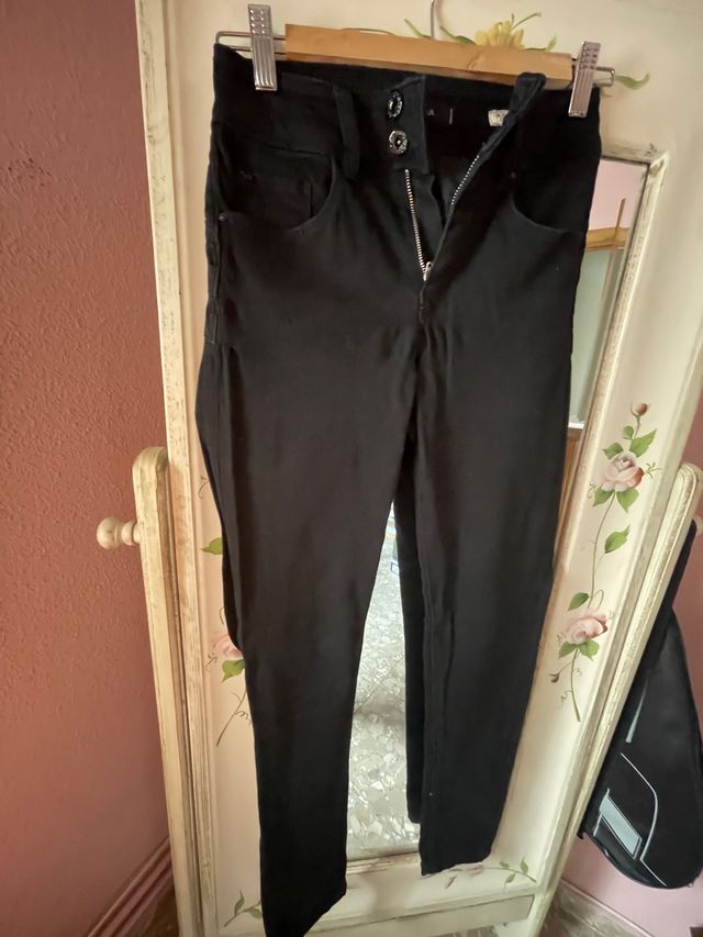 Vaquero negro Salsa push up talla 34