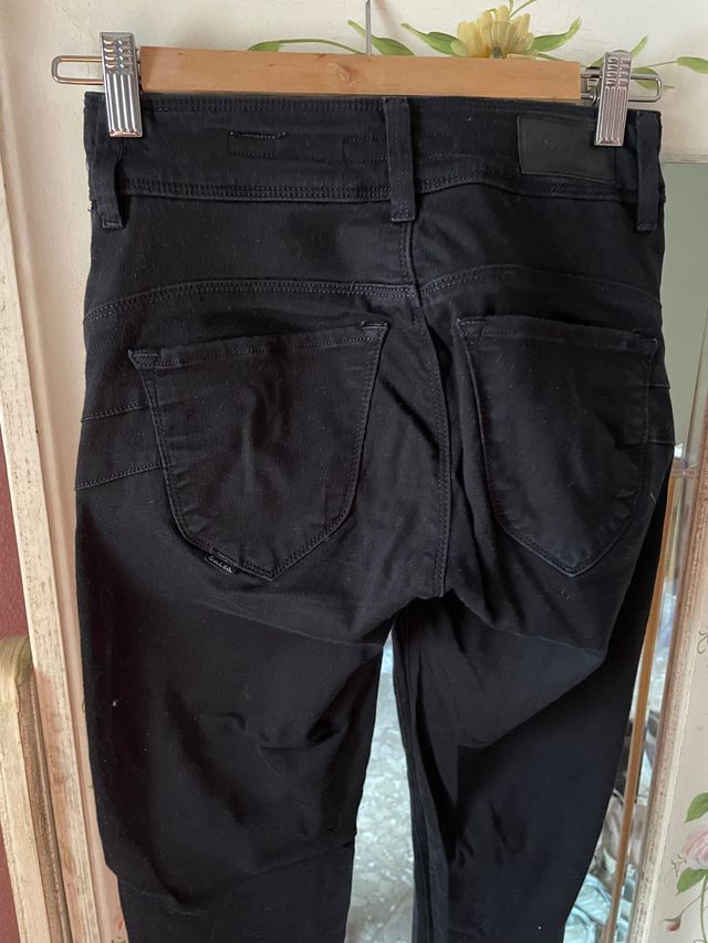 Vaquero negro Salsa push up talla 34