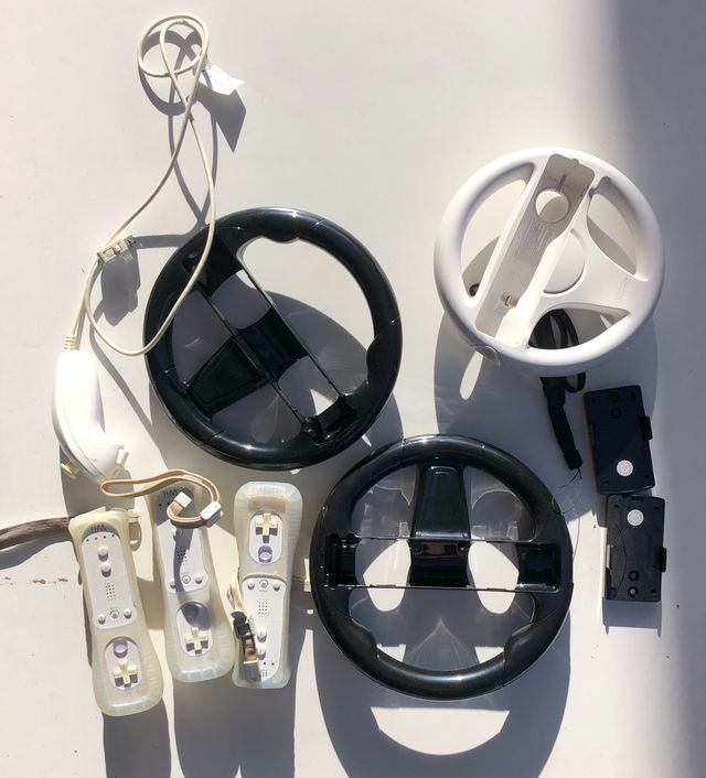 Mandos y volantes de la Wii