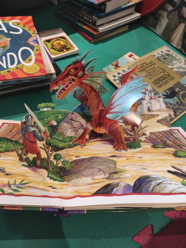 Dragones y Dinosaurios