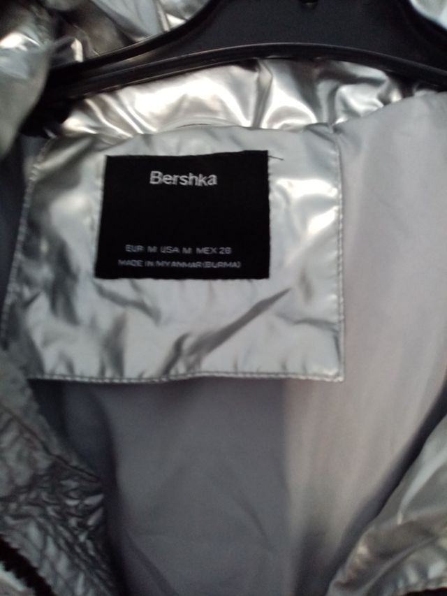 CHAQUETA DE PLUMON PLATEADO BERSHKA