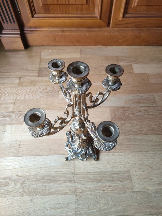 candelabro dorado