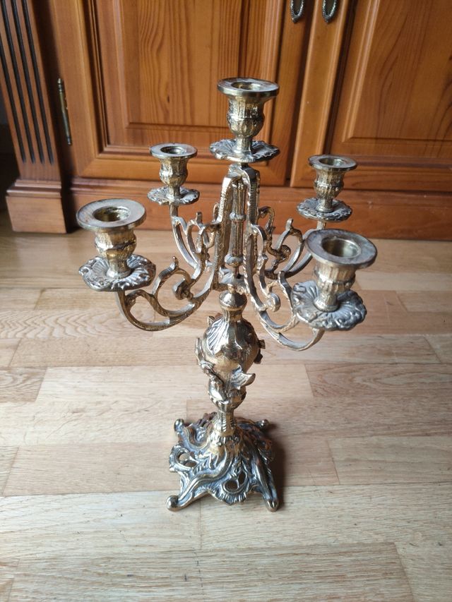 candelabro dorado