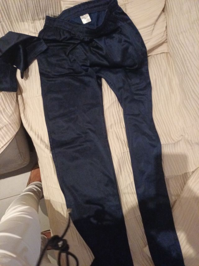 Pantalon de deporte. Talla 16
