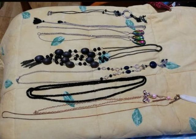 Se vende lote de collares