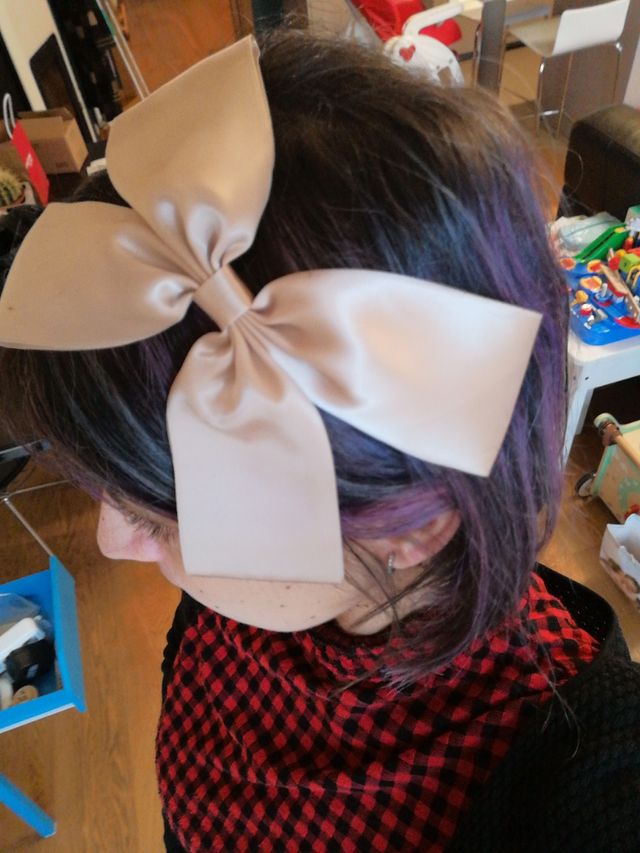 cerchietto con fiocco in raso color cipria