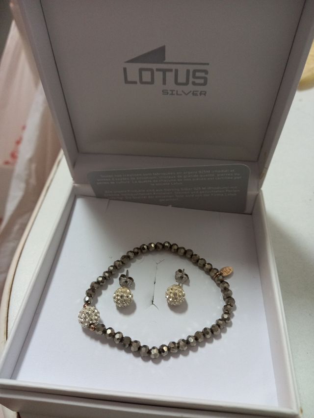 pendientes y pulsera lotus