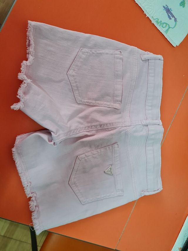 pantalón corto Guess  talla 10