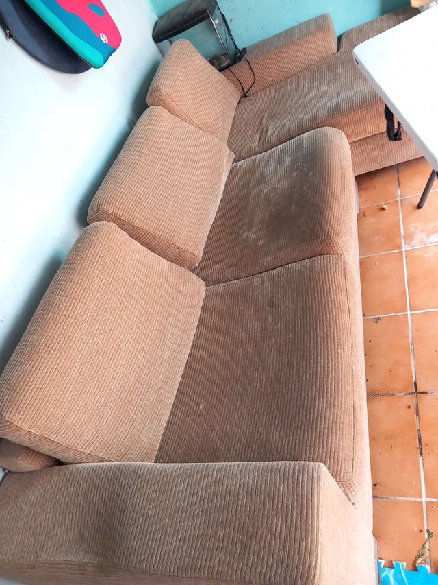 Sillones cheslong preciosos y súper cómodos de segunda mano por 300 EUR