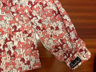  Camisa estampada caballitos Anabel Lee, talla XS.
