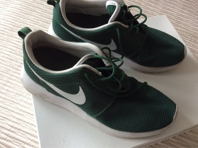 Deportiva Nike verde