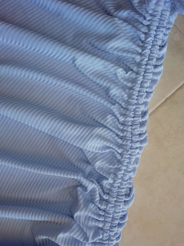 Vestido azul con fruncido