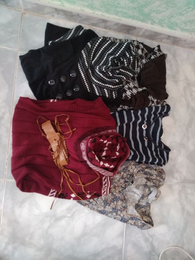 lote 5 vestidos mujer y camiseta deportiva talla L