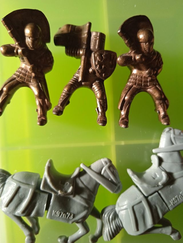 personaggi , sorprese Kinder