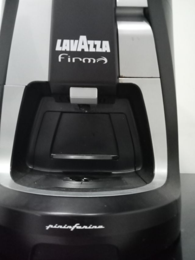 Macchina caffè/bevandecalde Lavazza