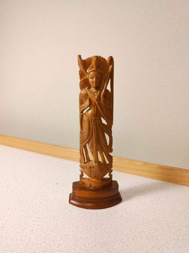 statuetta etnica asiatica