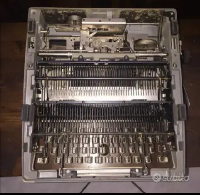Macchina da scrivere Fleftwing Anni 70.Rarita'. Fu