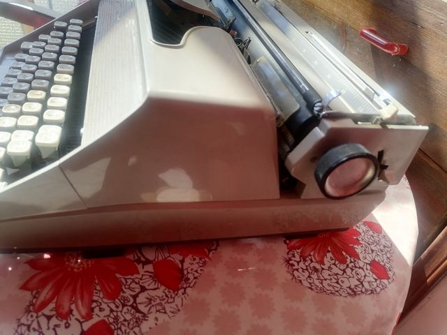 Macchina da scrivere Fleftwing Anni 70.Rarita'. Fu