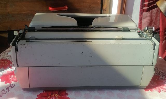 Macchina da scrivere Fleftwing Anni 70.Rarita'. Fu