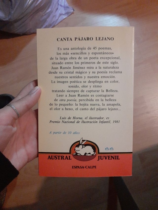 Canta pájaro lejano