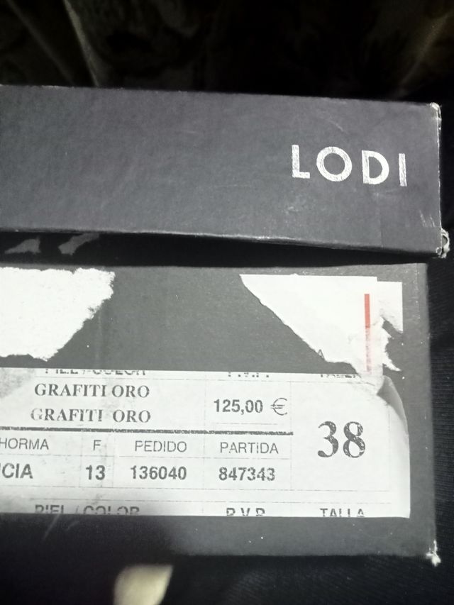 Bonitos y elegantes zapatos de mujer