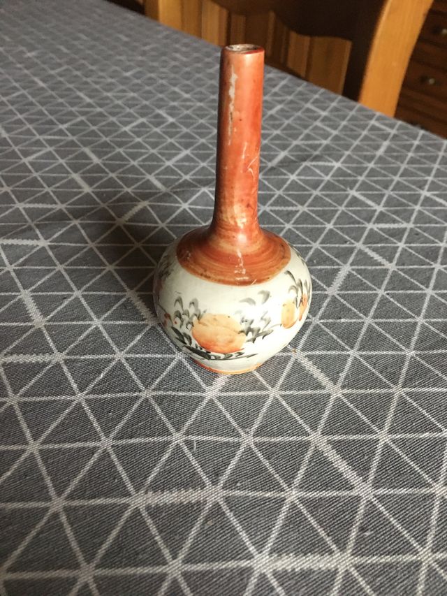 Piattino e vaso antico