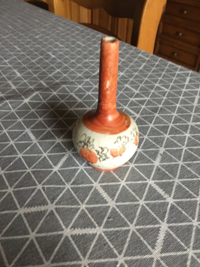 Piattino e vaso antico