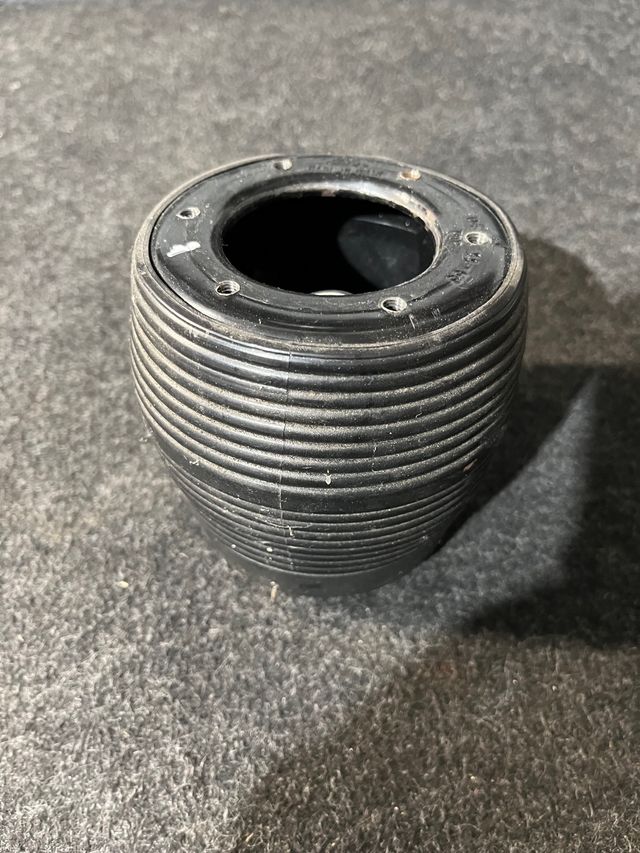 Piña volante golf mk3