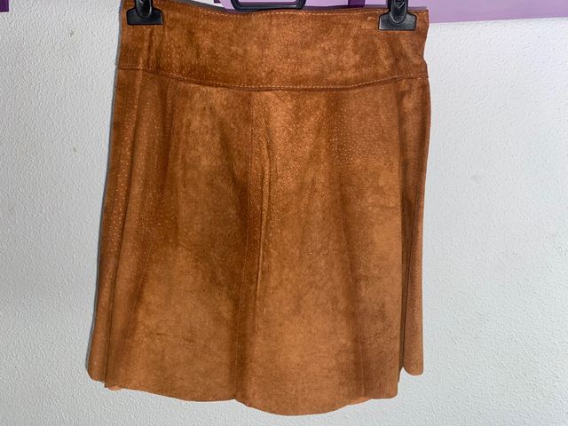 Falda de piel.