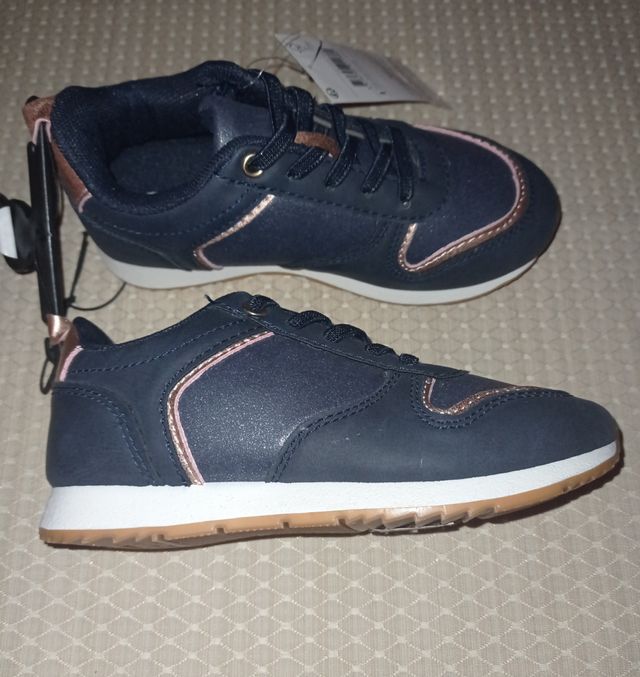 Zapatos a estrenar con etiqueta 
