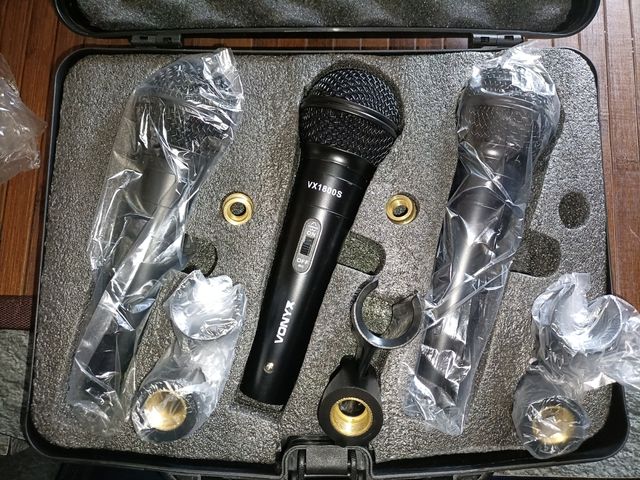 Valigetta con 3 Microfoni Nuovi