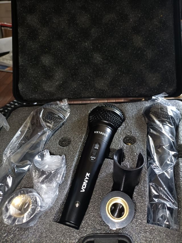 Valigetta con 3 Microfoni Nuovi