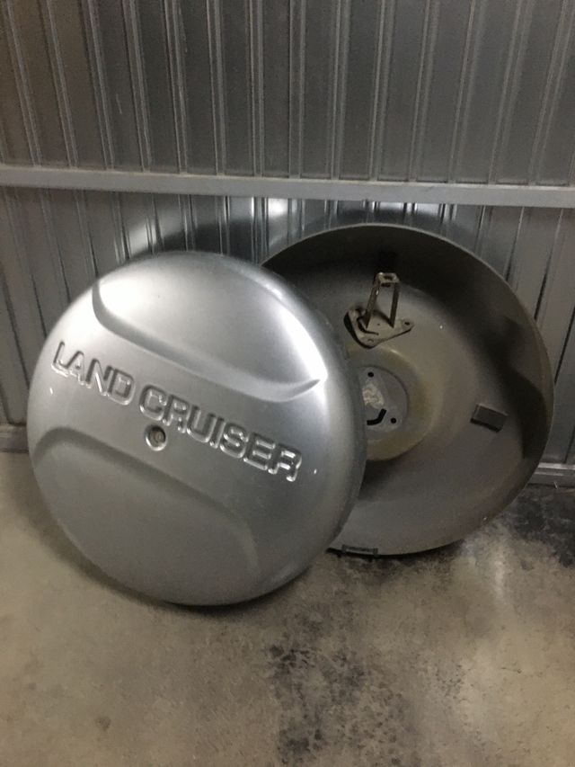 Cubre ruedas Toyota land cruiser año 2006 de segunda mano por 60 EUR en