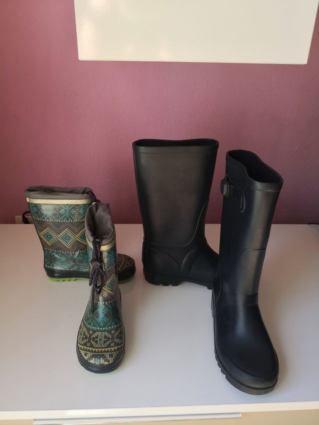 Bota niño, num27la decolor, 35azul,y 36-37la otra