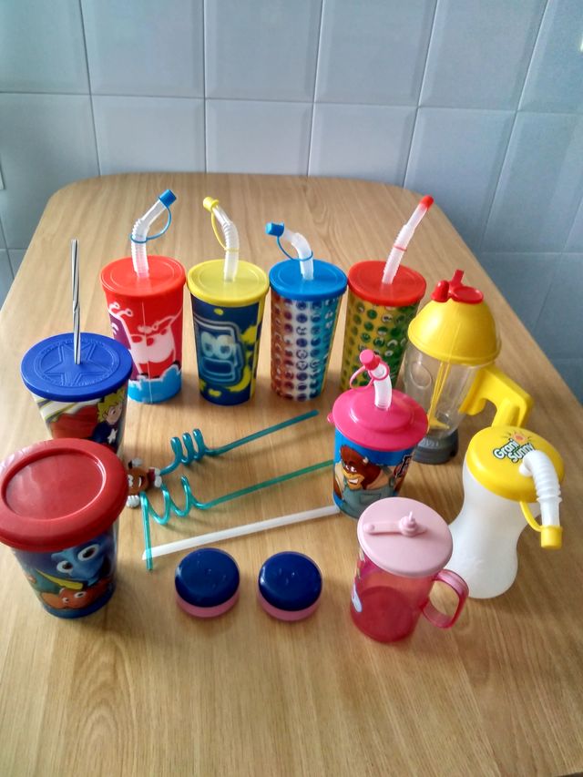 VASOS PLÁSTICO PAJITAS RESISTENTES