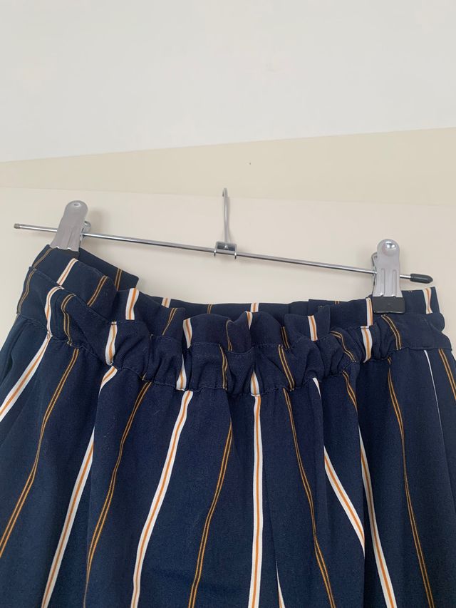 Precioso pantalon seda Pull and Bear