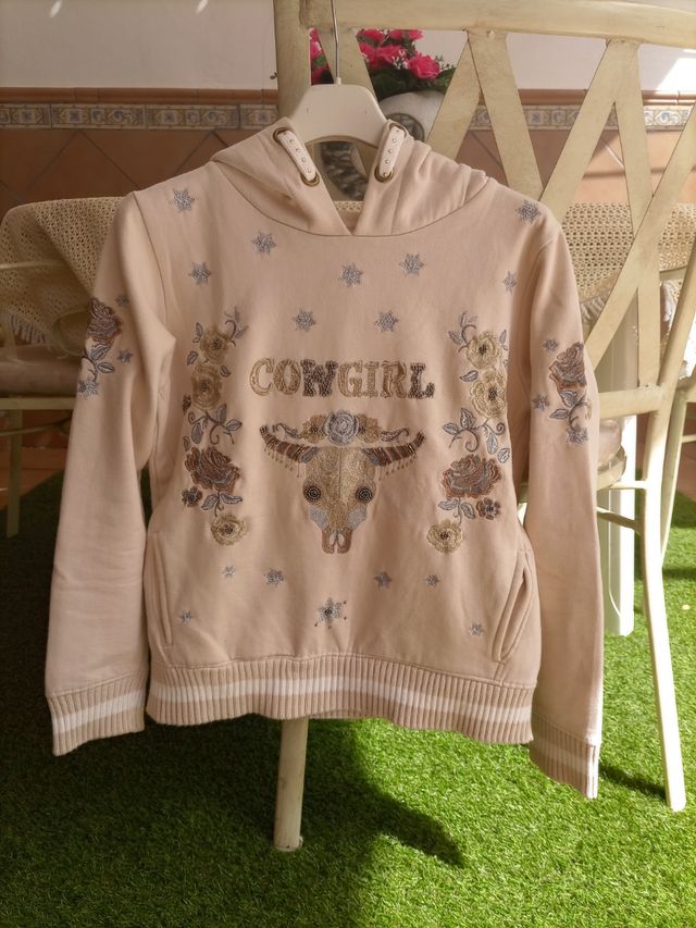 SUDADERA NIÑA CON PEDRERÍA Y BORDADOS