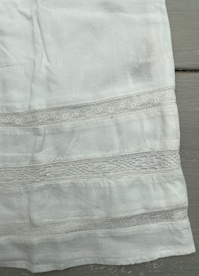 Vestido encajes crochet y jaretas blanco T1