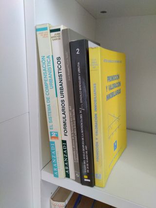 Lote de libros derecho urbanístico