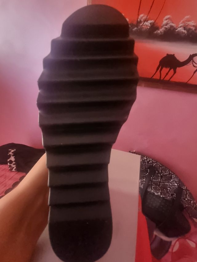 scarpe con para n.40 mai indossate 