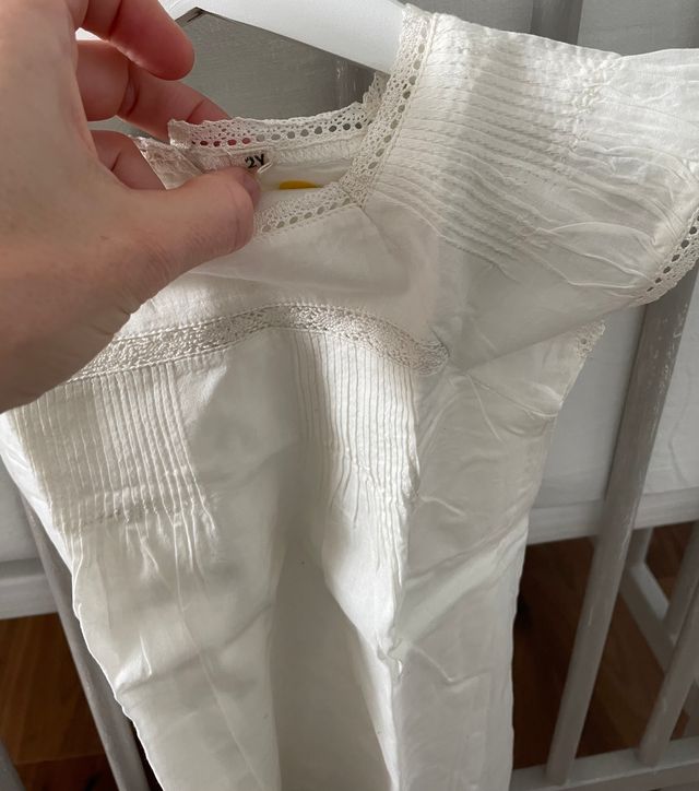 Vestido niña escote cuadrado jaretas y encajes T2