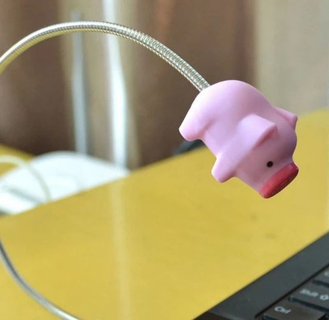 Original lámpara LED de cerdito con conexión USB.