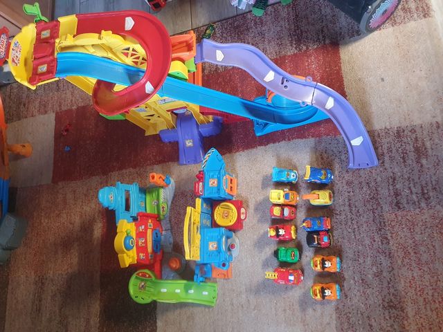 pista y coches Vtech