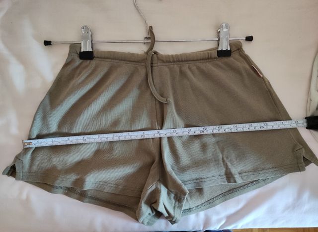 Shorts deporte verde caqui