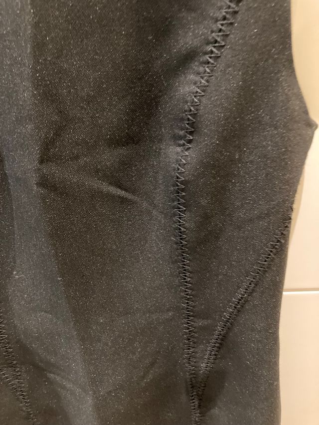 Vestido negro sin manga