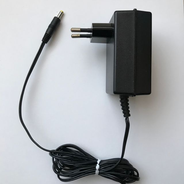 Trasformatori, caricabatterie, adattatori