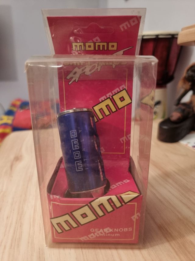 Pomo Momo de aluminio,cambio de marchas.Azul.